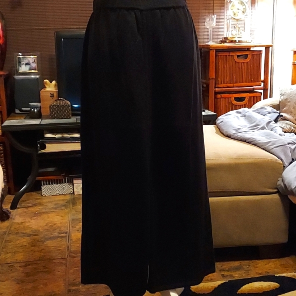 NWT -Carol Patterson Black Knit Skirt Medium